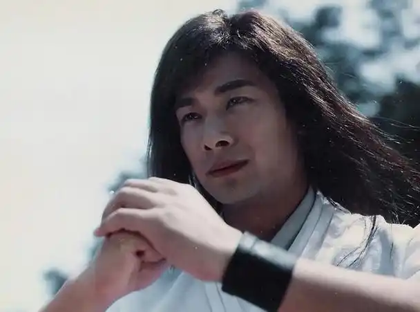 《风云》21年后演员现状,第三猪皇已逝,何润东娶柜台女职员