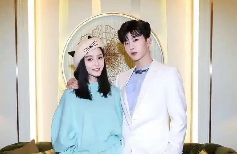 范冰冰范丞丞心有灵犀给妈妈选礼物撞车一个举动证明是亲姐弟