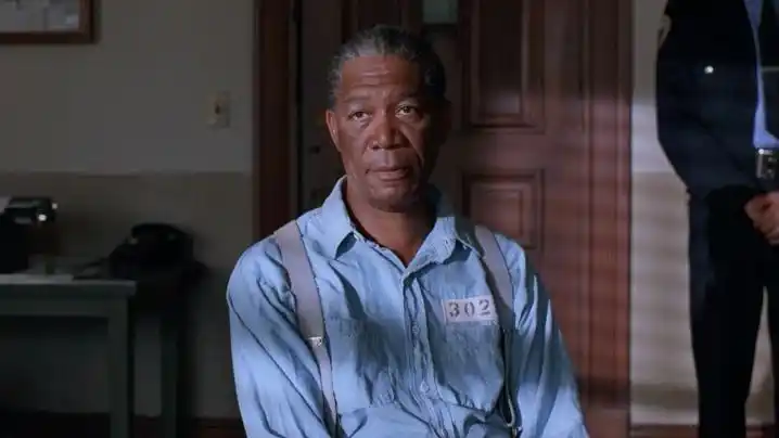 肖申克的救赎瑞德和假释官3次经典对白