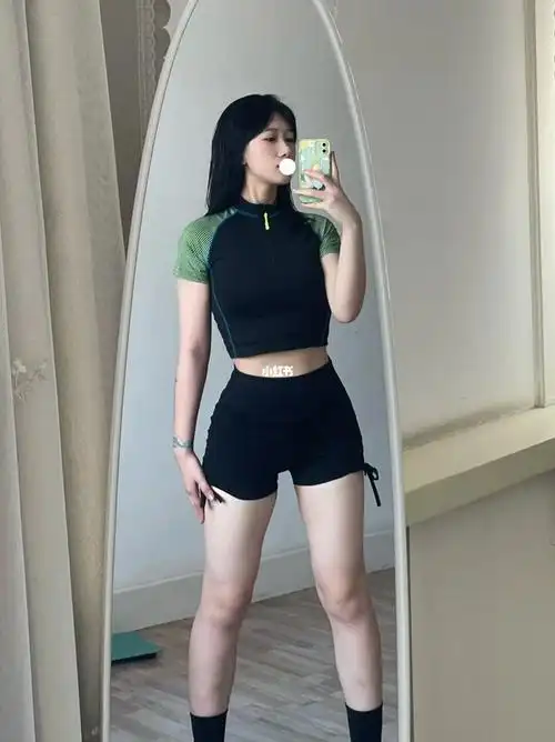 168/115斤|微胖才是真性感