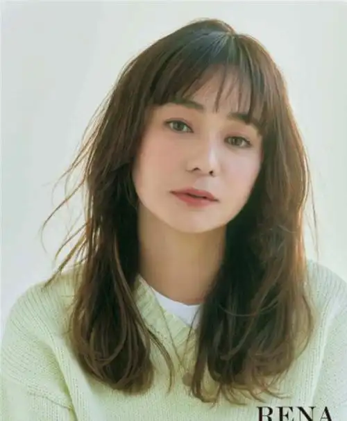 50岁女人少留黑长直烫小卷今年这6种发型正火减龄又显脸小