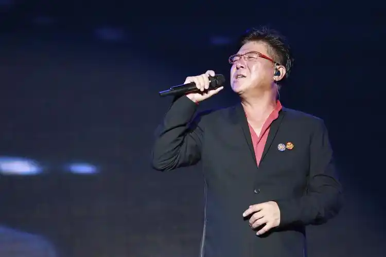 总有岁月 不负深情 | "歌神"姜育恒,安抚过太多无处安放的灵魂