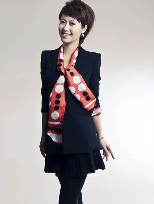 任良韵:连续6年主持安徽卫视春晚,工作25年,44岁成当家花旦_认可_节目