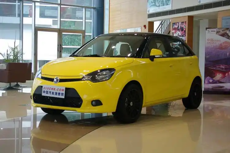 的喜爱,凌厉的大灯,俊朗的折线让mg3颠覆了大多国产小型车的造型理念