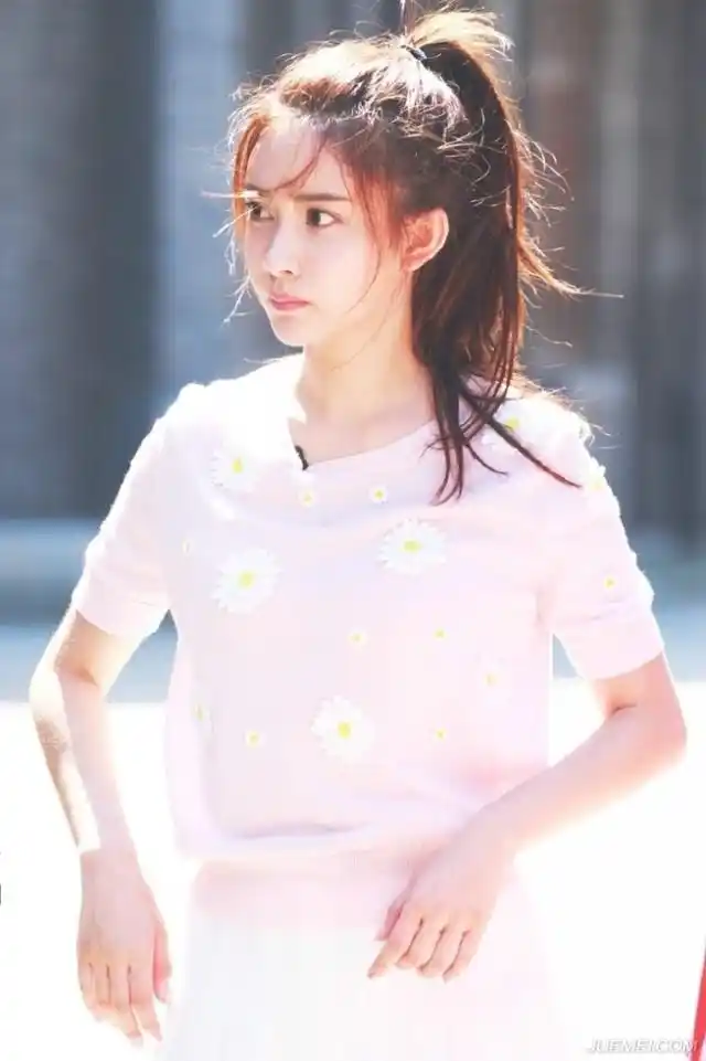 你喜欢这样清新甜美的孟子义吗?第1张图