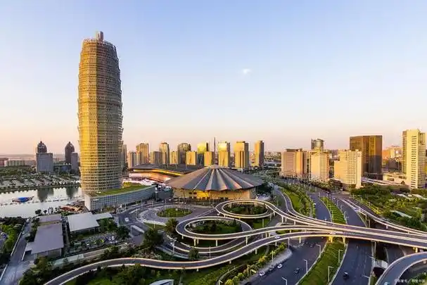 郑州大玉米楼作为郑州的标志性建筑之一,是游客们到郑州必去的景点之