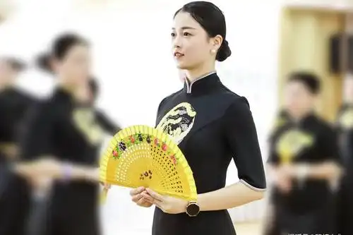 臻尚美特邀世界旗袍冠军&中国旗袍皇后曹美丽授课!