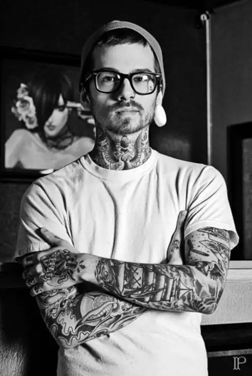 肌肉男:欧美霸气纹身黑白照拍摄-1620224-帅哥猛男-文章-小虾米