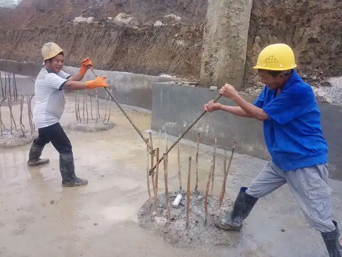 调直钢筋,处理问题桩头