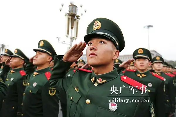武警新兵首赴天安门广场接受爱国主义教育