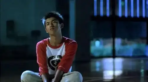 跟着桂纶镁,陈柏霖荧幕初演《蓝色大门》回到自己的青春岁月