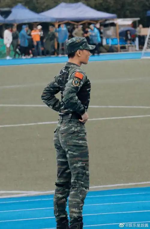 杨洋身材太好了先来欣赏杨洋的翘臀