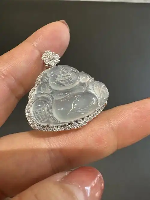 缅甸a货玻璃种白冰弥勒佛18k金吊坠镶钻石高冰起光翡翠佛公挂坠女