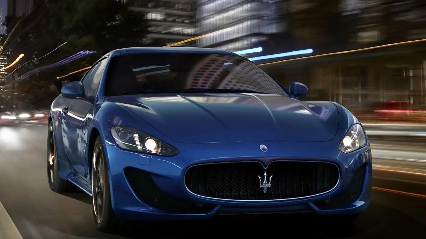 炫酷玛莎拉蒂高清桌面壁纸