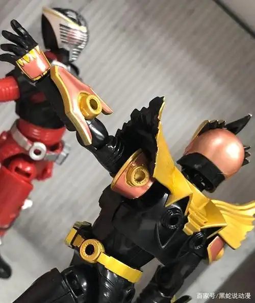 假面骑士龙骑:最强骑士奥丁食玩装动周边 前代掌控时间的王者