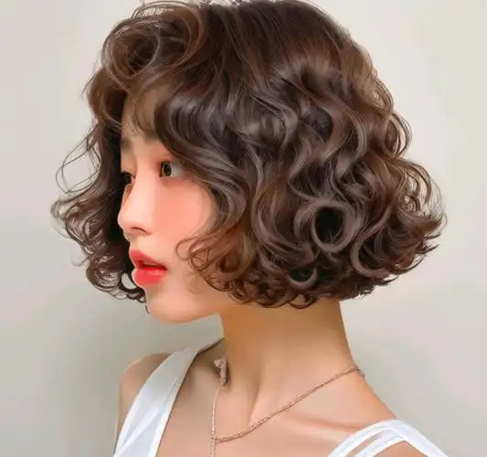 发型烫来烫去,最美还是波波头烫发,瘦脸时尚还洋气_效果_程度_头发