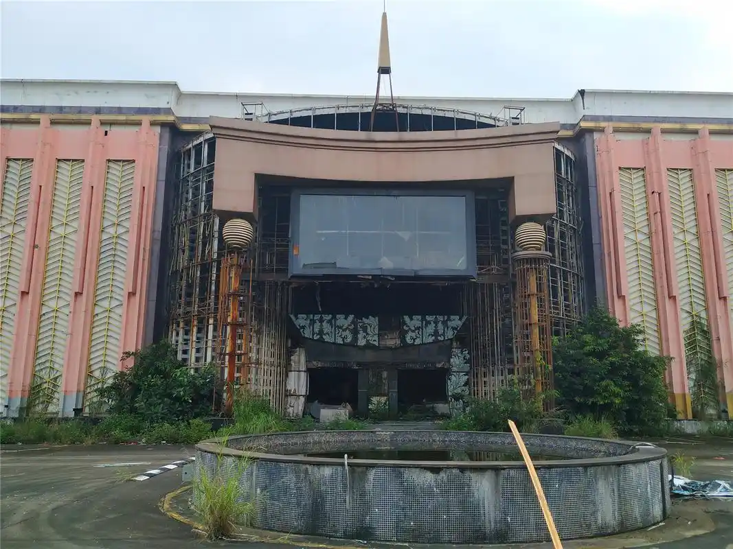 东莞新东泰娱乐城如今怎样了只剩一堆废墟