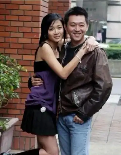 图庹宗华离婚真相曝光引热议殴打嫩妻涉家暴