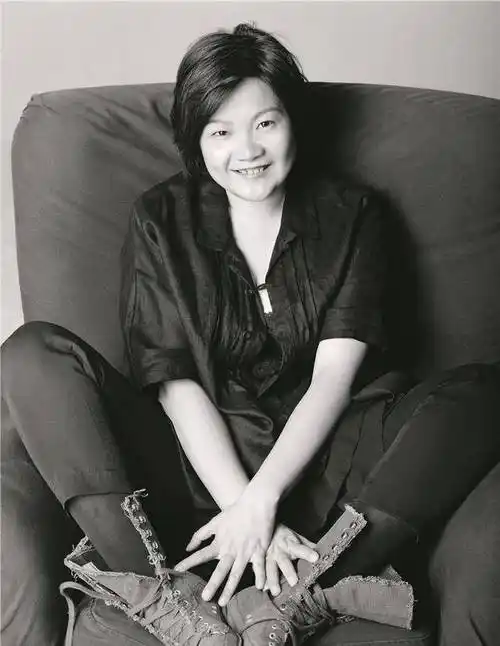 陈凯歌前妻洪晃:出身名门,80年代月薪7000美元