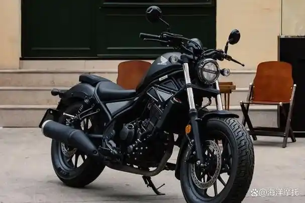 本田cm300,一款以美式巡航太子摩托车为设计蓝本的梦幻之车,它不仅