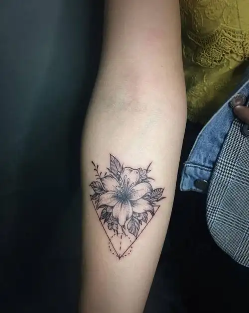 花纹身图片_手臂点刺图腾小清新纹身图案(2)_广东省深圳市纹身店-肆月