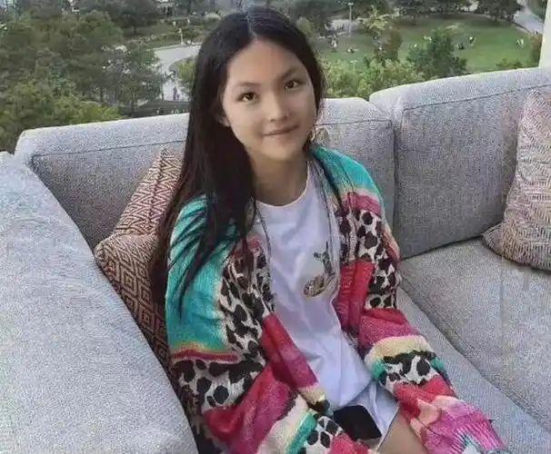 不过,看王诗龄近况还是非常好的,在外求学环境好,生活质量也高,很是