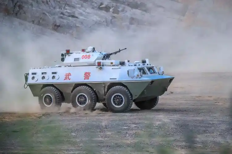 近日,武警河北总队机动支队以野外驻训为契机,在太行山脉某驻训场组织