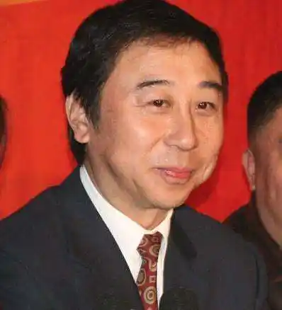 冯巩:47岁被年轻保姆索要50万分手费,他妻子的做法让人点赞