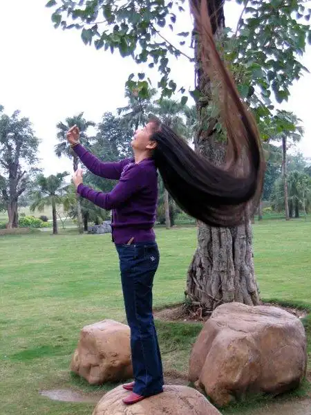 广西长发女乔予惠 - 大地飞歌 - 养发世界 yang hair world