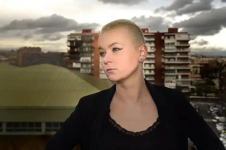 金色短发的女人,欧洲的年轻女子,金黄色短发