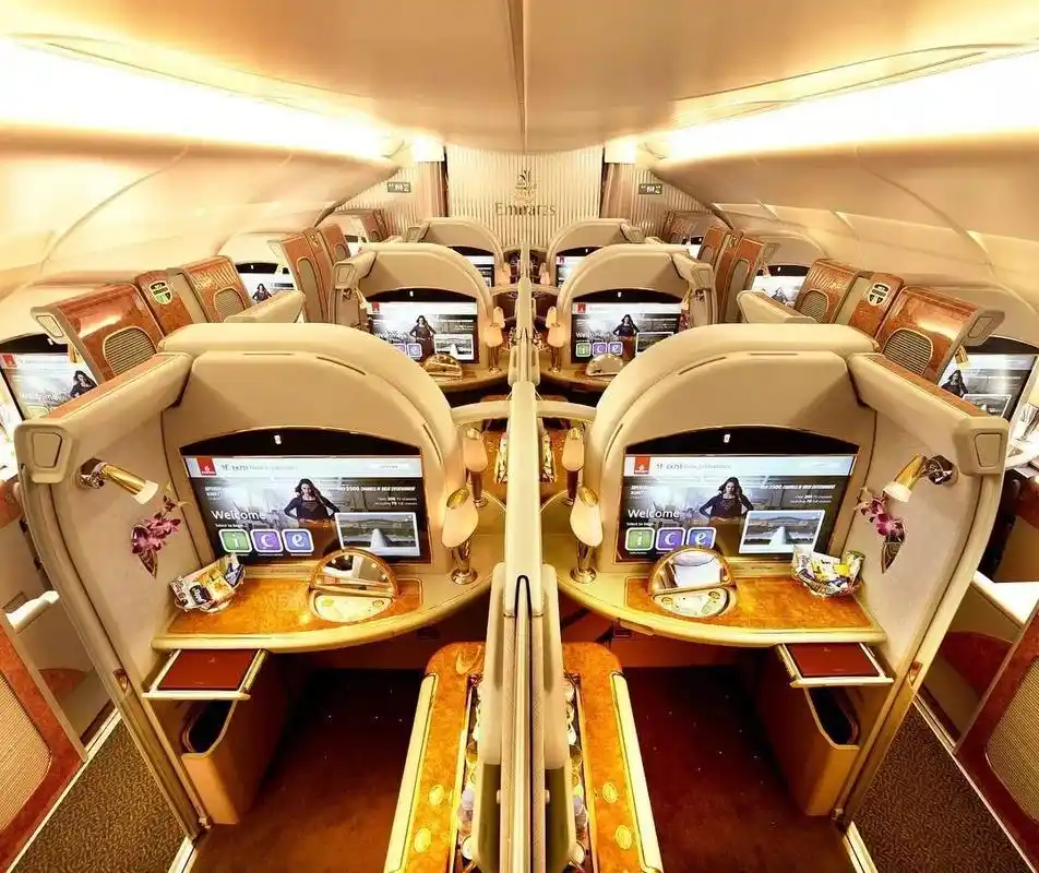 30万的头等舱满钻飞机空中泡澡揭秘那些五星级头等舱的奢侈生活