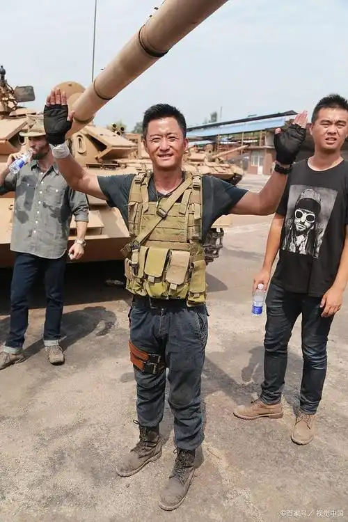 夏天生活图鉴#近日,娱乐圈知名导演,演员吴京在个人账号上分享了一张