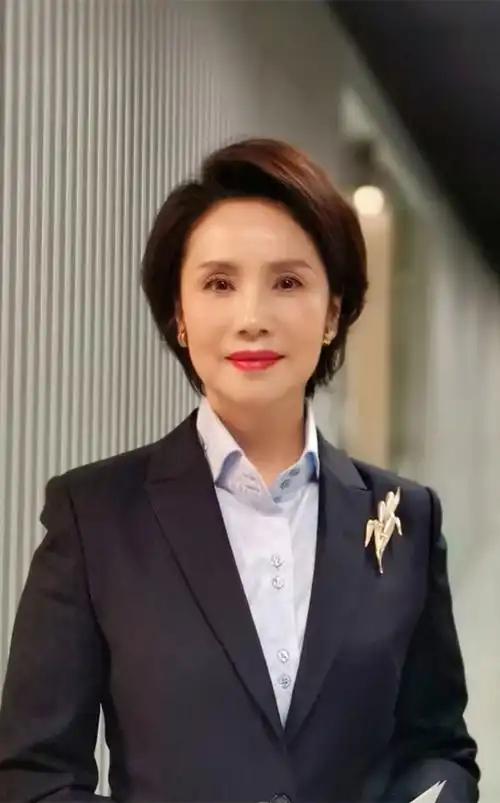 媒体人,主持人-如何进行挫折教育-智库策划机构-武汉闻博智库文化经纪