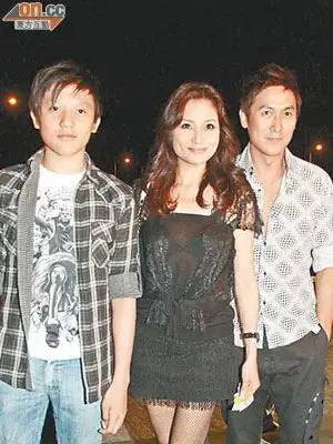 马德钟赞儿子可做模特 享受天桥感觉(图)