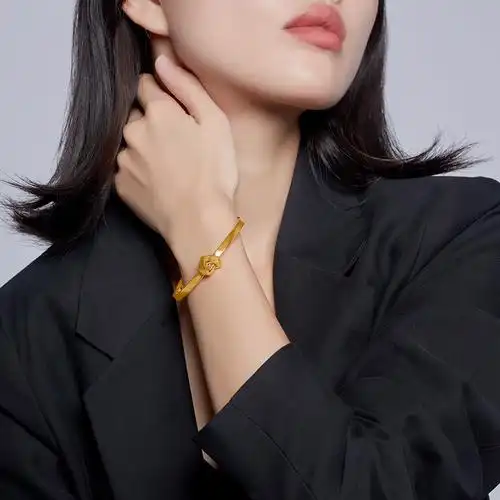 潮宏基御范黄金手镯足金手饰叠戴5d硬金个性定价黄金手镯