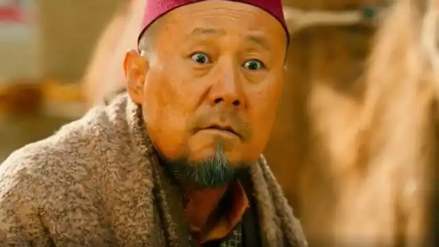 盘点影视中腾格尔搞笑场面,自带喜感的男人,不愧是国家级演员!