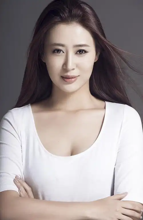 p data-id="gnzi8y9hyw">王晶,中国内地女出品人,制片人,演员,出生于