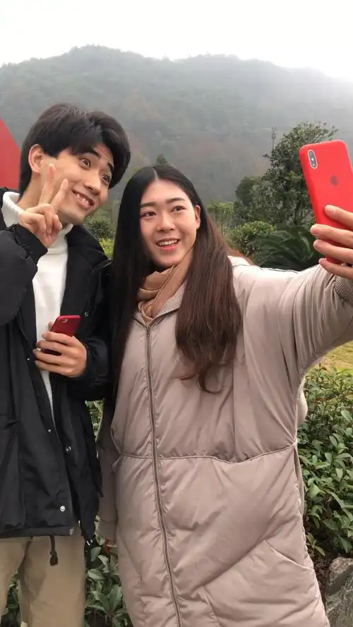 搞笑段子剧#让异性主动跟我合影的原因