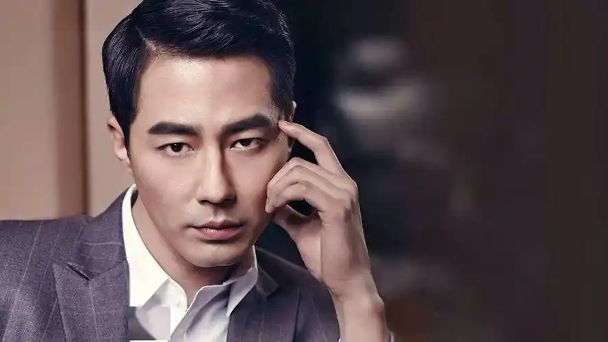 赵寅成出道和现在,寸头好帅!_电视剧_哥哥_魅力