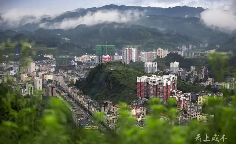 咸丰县多举措做好秸秆垃圾露天禁烧坚决打赢蓝天保卫战