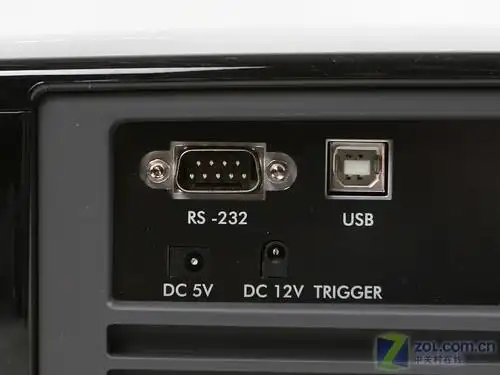 rs-232串口和usb接口rs-232也是在投影机上比较经常出现的一个接口,但