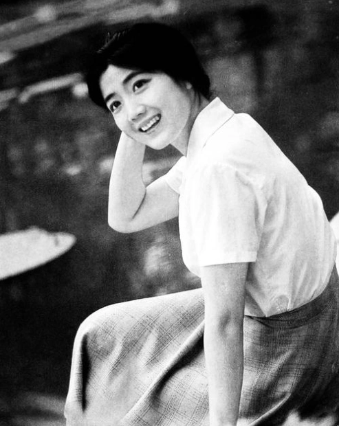 易中天:蛤蟆镜,体恤衫,喇叭裤,是80年代不良青年的标准着装