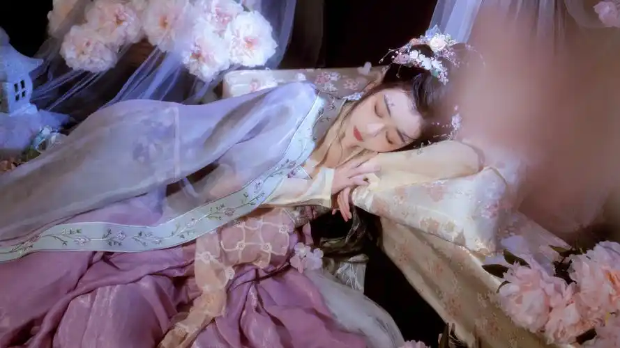 古装美女鲜花唯美美女4k壁纸