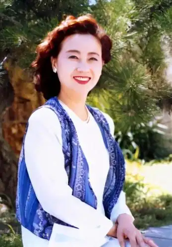 央视主持人沈旭华,意外推错门走上不归路,生命定格在了33岁