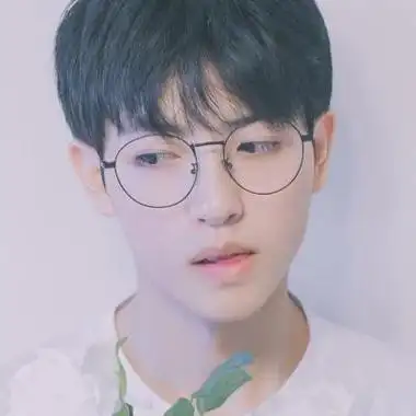 帅哥头像图片,有着一双含着情眼神