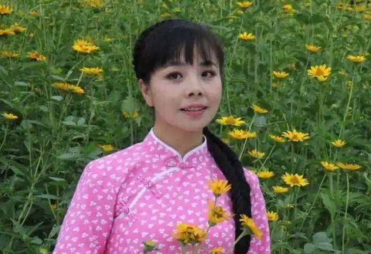 王二妮,韩红饭局演唱视频,高手就是高手,太牛了!