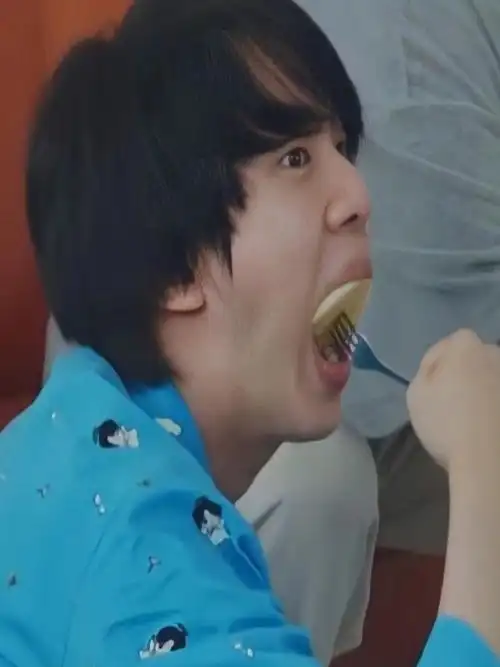 防弹表情包分享大哥赖吃饭的打开方式