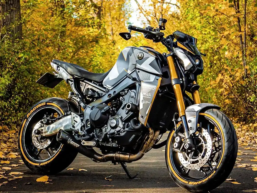 新老款 你选哪个?#机车摄影 #雅马哈mt09 #yamah - 抖音