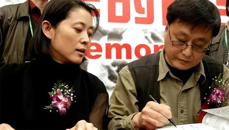 倪萍故然是大名鼎鼎,但是他的第二任老公王文澜也不是无名之辈.