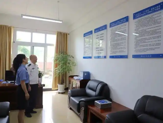 重庆市万州区检察院驻重庆市万州强制隔离戒毒所检察官办公室揭牌成立